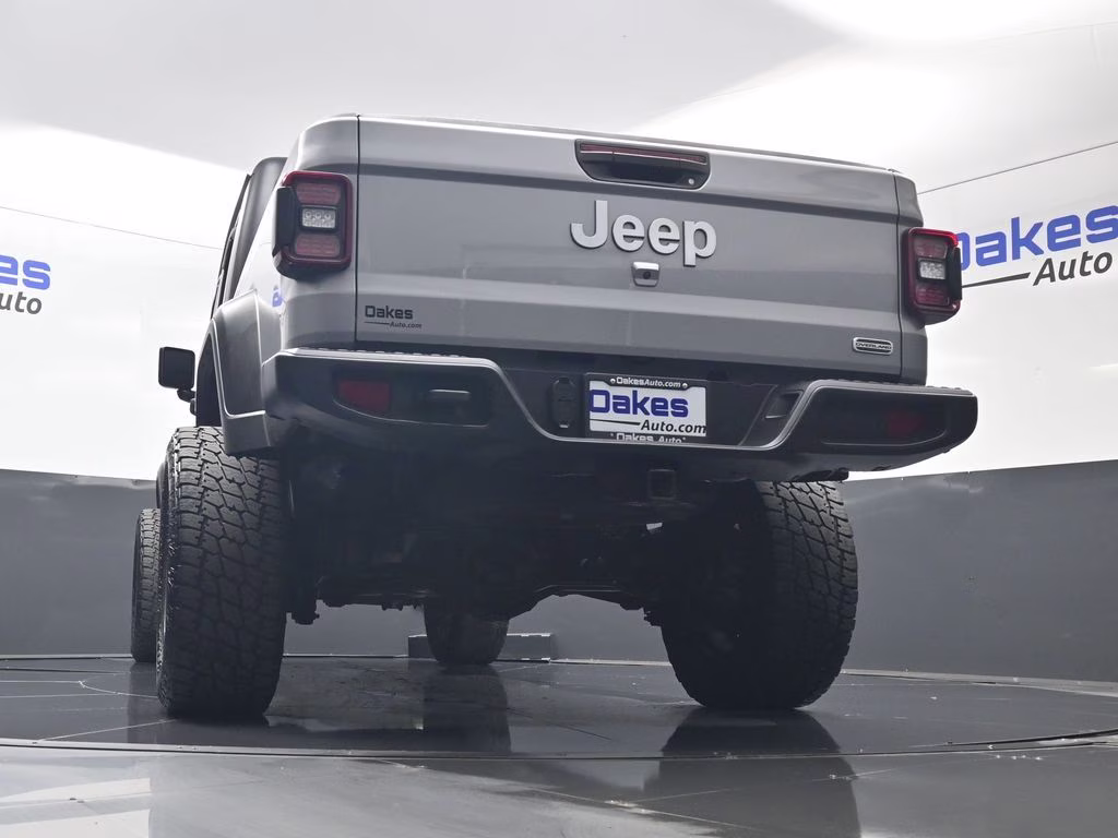 2020 Billet Silver Metallic Clearcoat Jeep Gladiator Overland 4X4 Truck