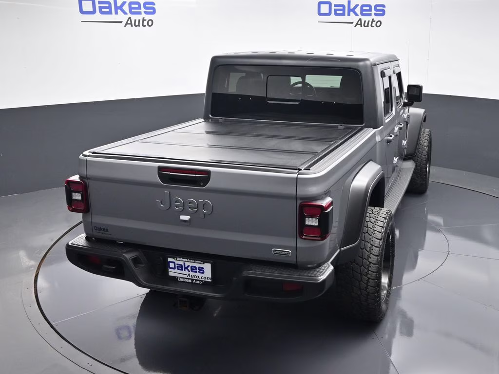 2020 Billet Silver Metallic Clearcoat Jeep Gladiator Overland 4X4 Truck