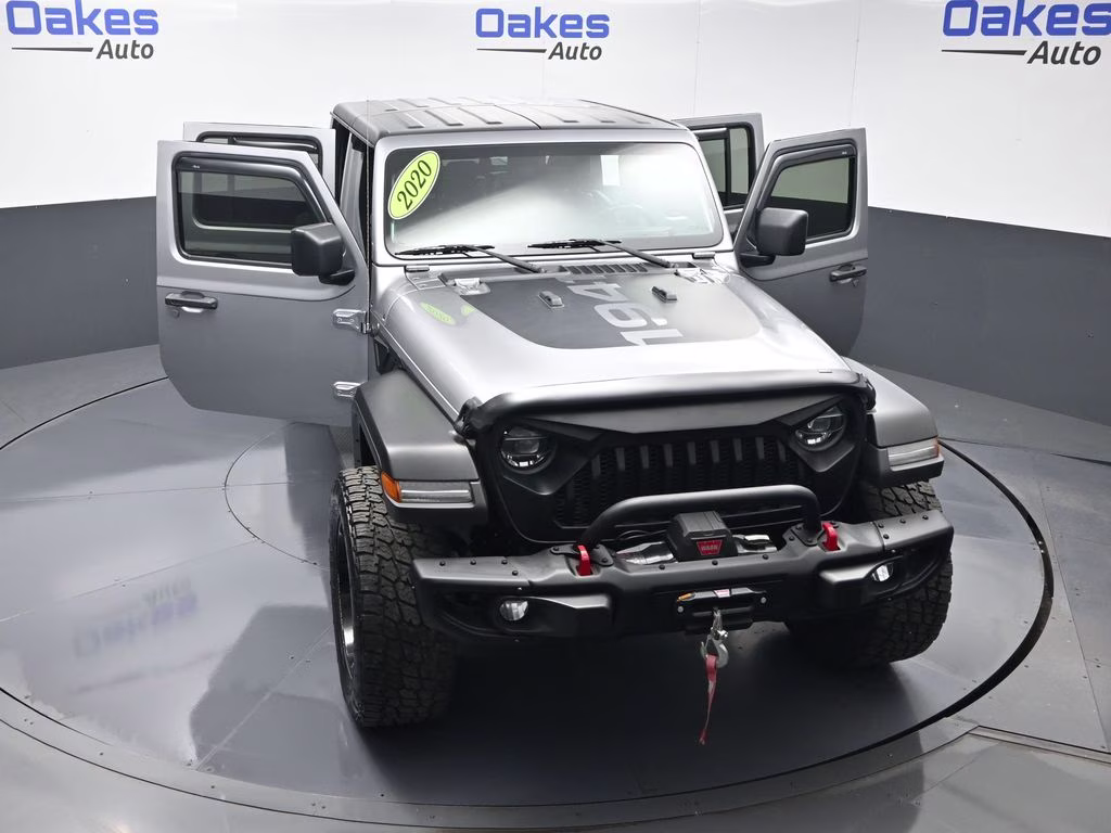 2020 Billet Silver Metallic Clearcoat Jeep Gladiator Overland 4X4 Truck