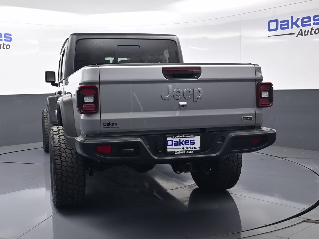 2020 Billet Silver Metallic Clearcoat Jeep Gladiator Overland 4X4 Truck