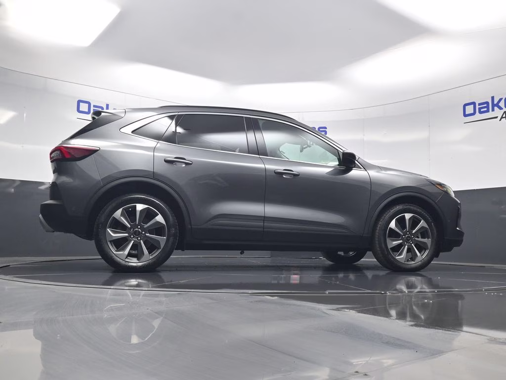 2023 Carbonized Gray Metallic Ford Escape Hybrid Platinum AWD SUV