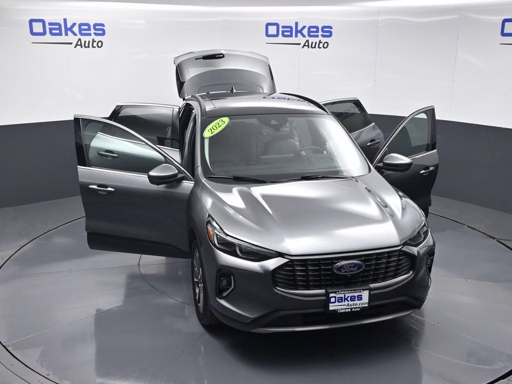 2023 Carbonized Gray Metallic Ford Escape Hybrid Platinum AWD SUV
