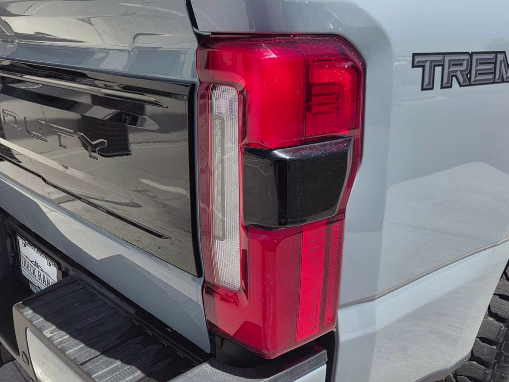 2025 Glacier Gray Metallic TriCoat Ford Super Duty F-350 SRW Platinum 4X4 Truck