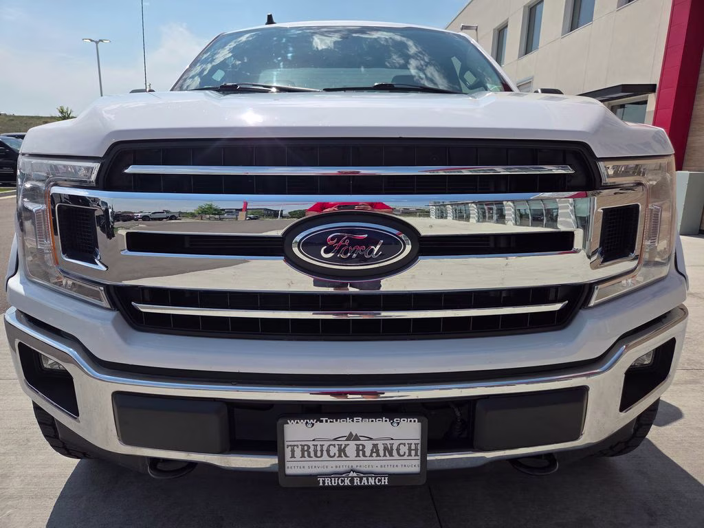 2020 Oxford White Ford F-150 XLT 4X4 Truck