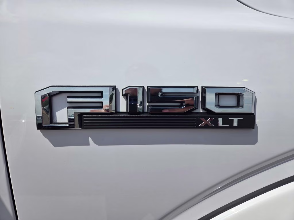 2020 Oxford White Ford F-150 XLT 4X4 Truck