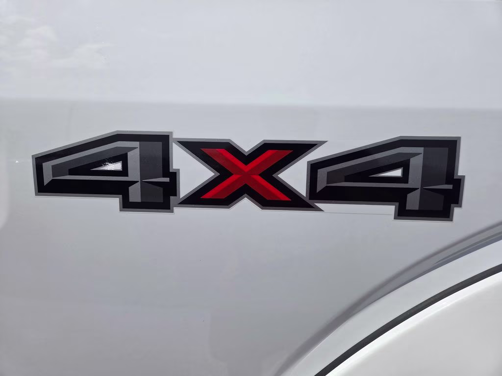 2020 Oxford White Ford F-150 XLT 4X4 Truck