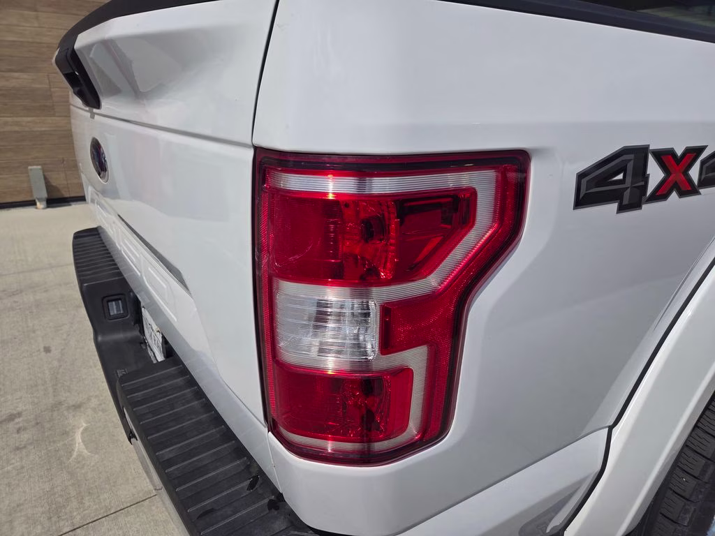 2020 Oxford White Ford F-150 XLT 4X4 Truck
