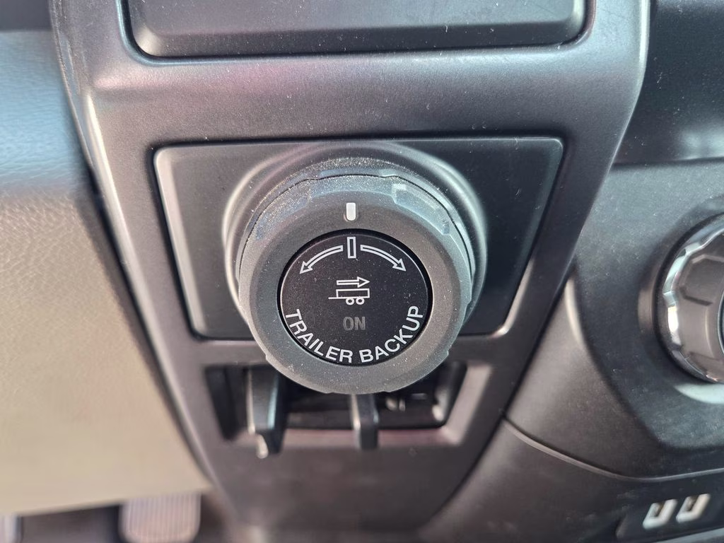 2020 Oxford White Ford F-150 XLT 4X4 Truck