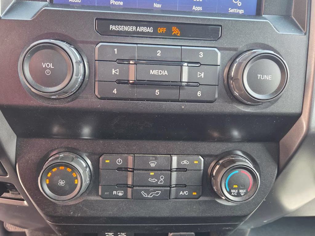 2020 Oxford White Ford F-150 XLT 4X4 Truck