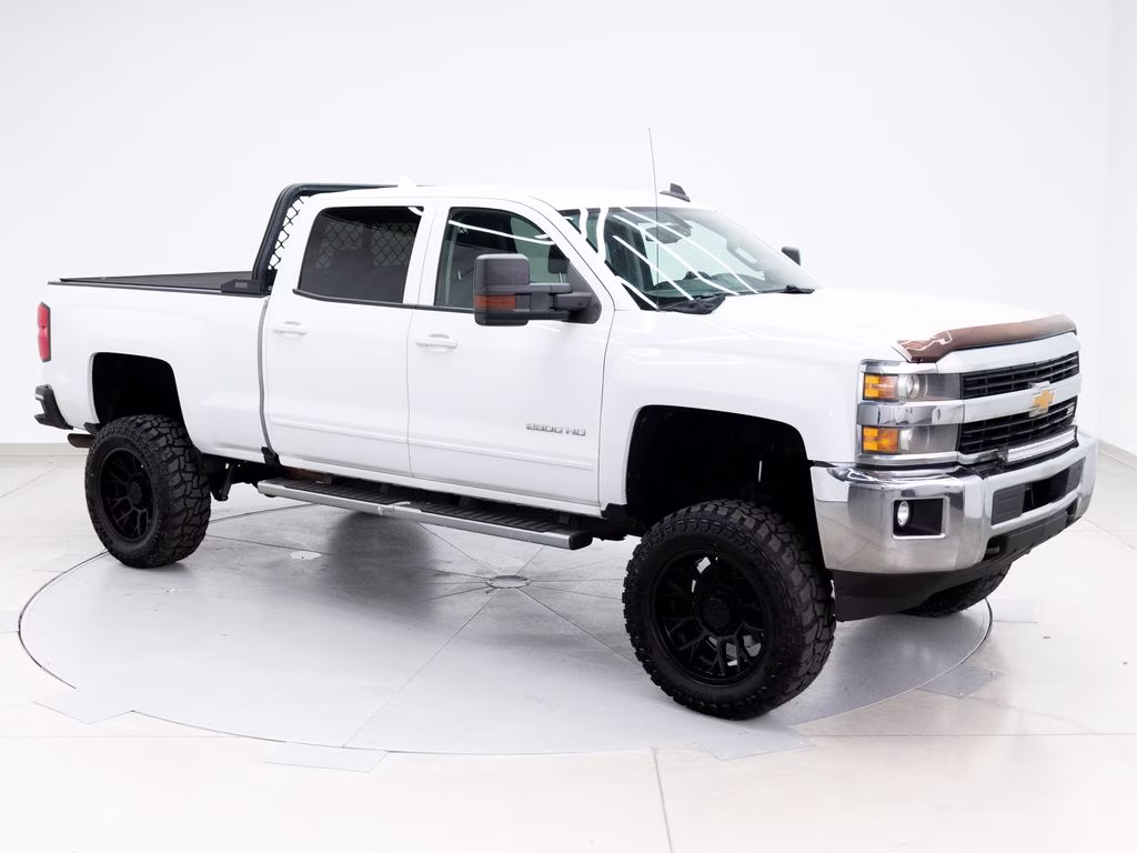 2016 White Chevrolet Silverado 2500HD LT 4X4 Truck