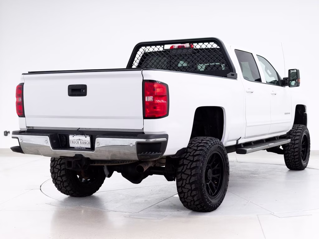 2016 White Chevrolet Silverado 2500HD LT 4X4 Truck