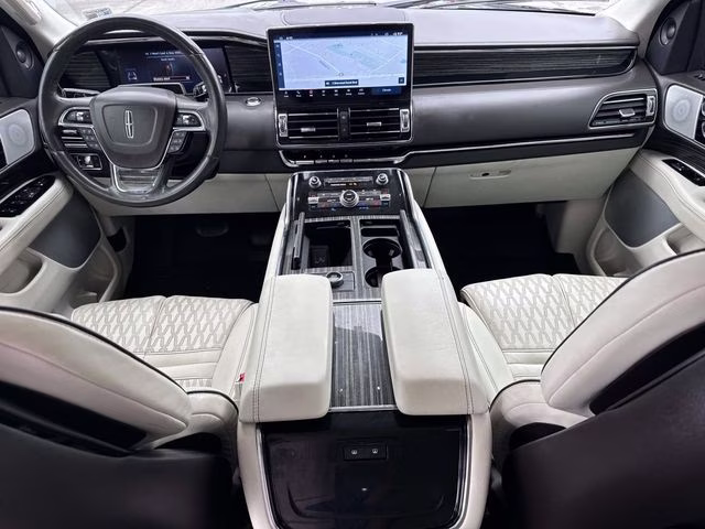 2022 Black Metallic Lincoln Navigator Black Label 4X4 SUV
