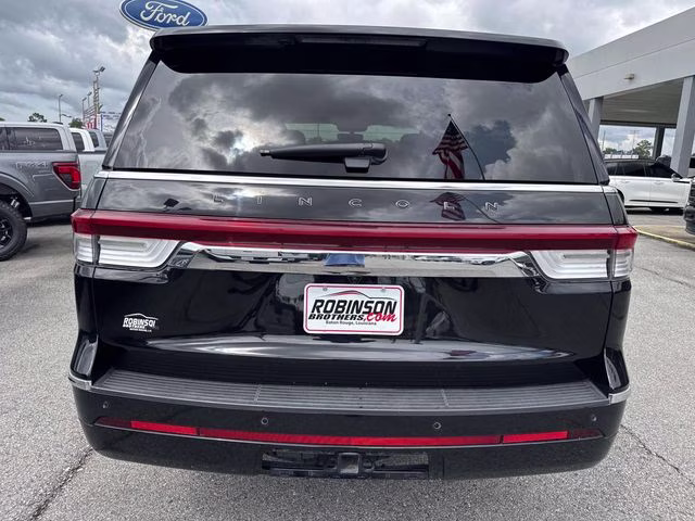 2022 Black Metallic Lincoln Navigator Black Label 4X4 SUV