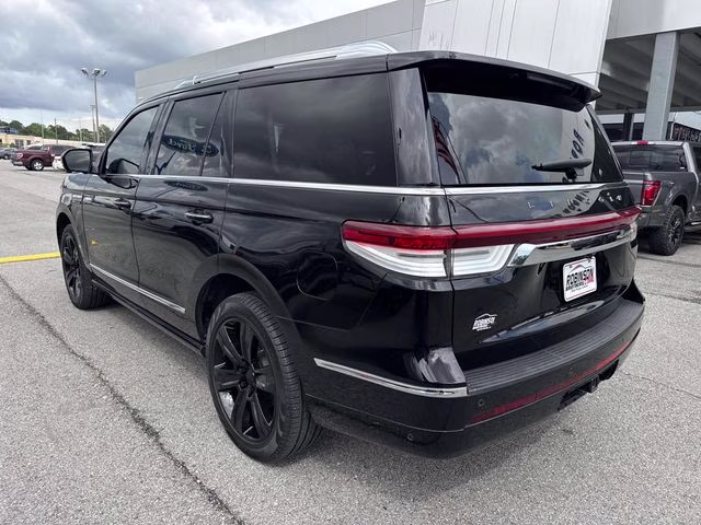 2022 Black Metallic Lincoln Navigator Black Label 4X4 SUV