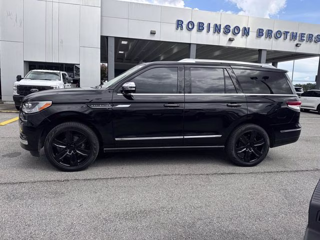 2022 Black Metallic Lincoln Navigator Black Label 4X4 SUV