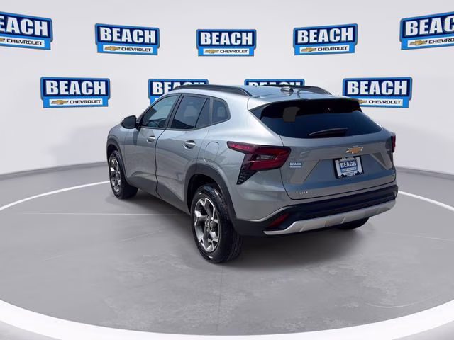 2025 Sterling Gray Metallic Chevrolet Trax LT FWD SUV