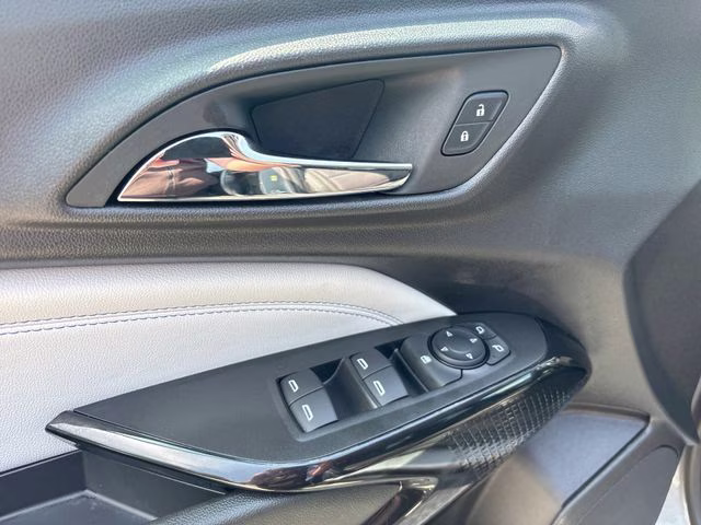 2025 Sterling Gray Metallic Chevrolet Trax LT FWD SUV
