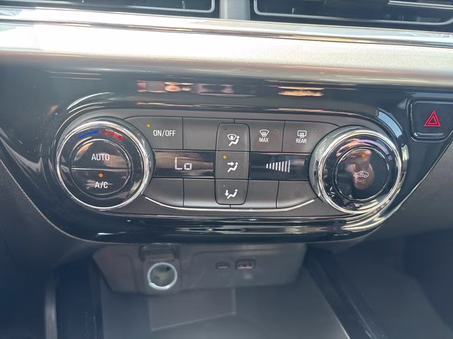 2025 Sterling Gray Metallic Chevrolet Trax LT FWD SUV