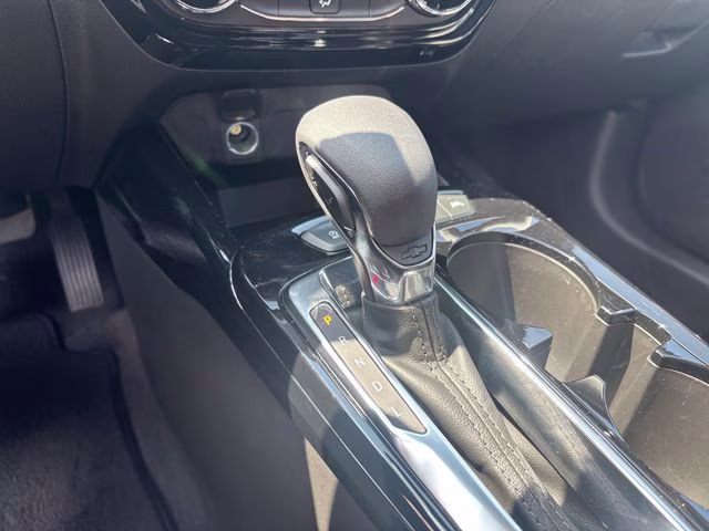 2025 Sterling Gray Metallic Chevrolet Trax LT FWD SUV