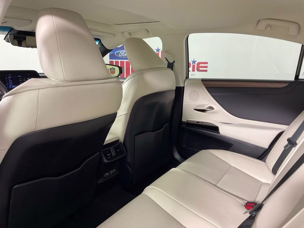 2024 White Pearl Lexus ES 350 FWD Sedan