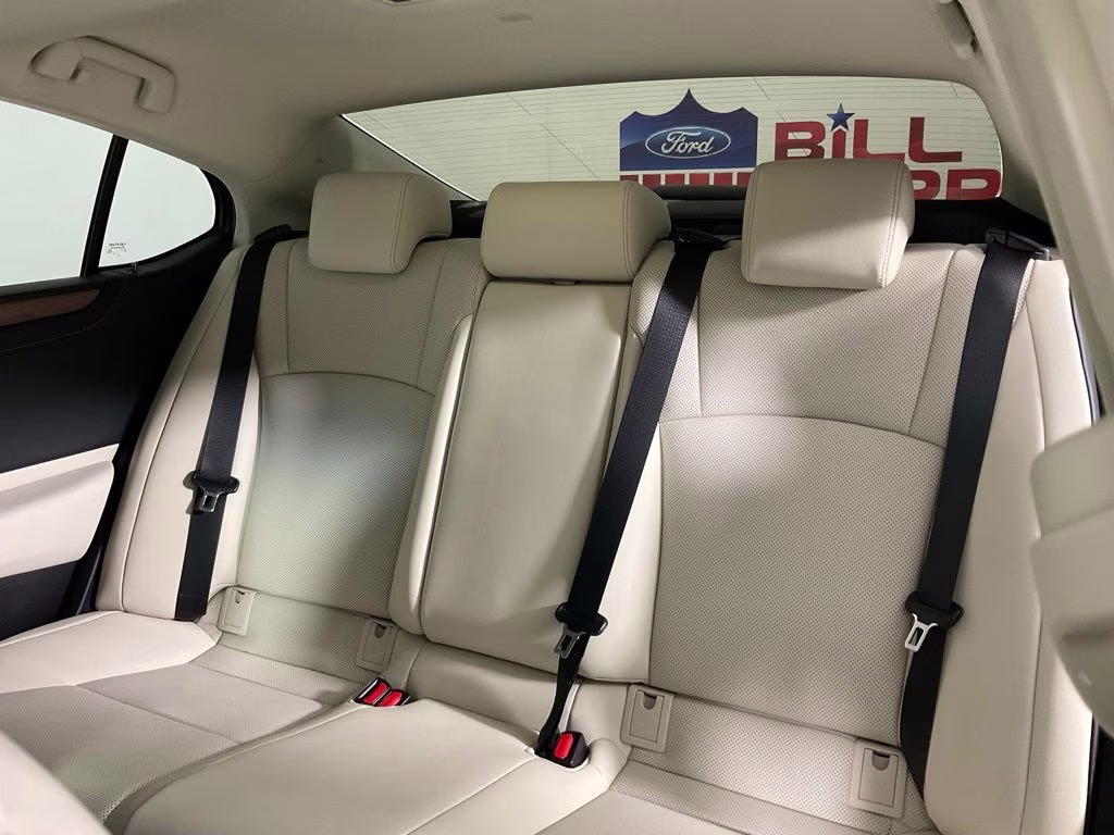 2024 White Pearl Lexus ES 350 FWD Sedan