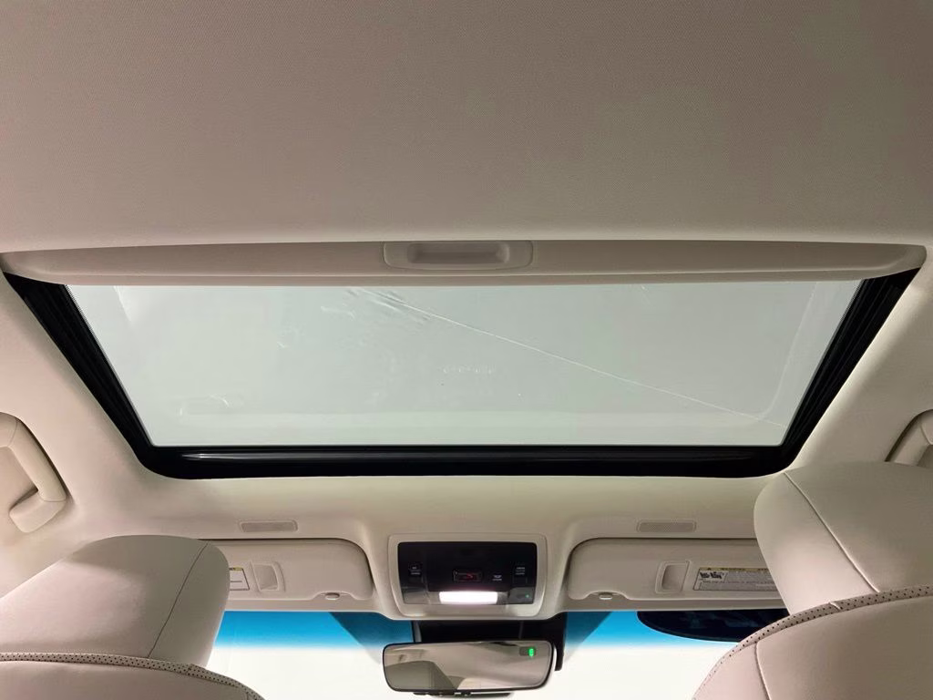 2024 White Pearl Lexus ES 350 FWD Sedan