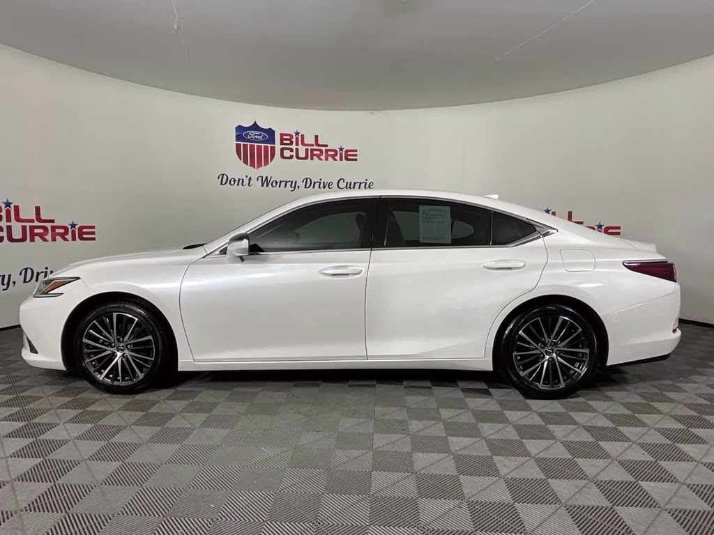 2024 White Pearl Lexus ES 350 FWD Sedan