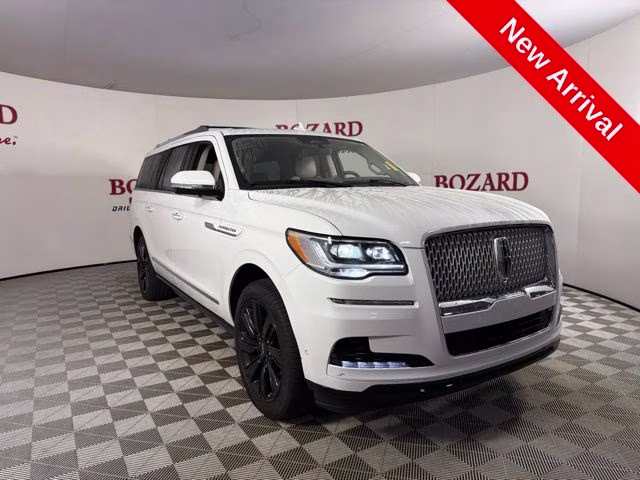 2024 White Metallic Lincoln Navigator L Reserve 4X4 SUV