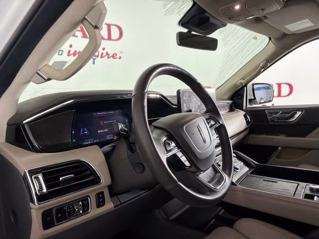 2024 White Metallic Lincoln Navigator L Reserve 4X4 SUV