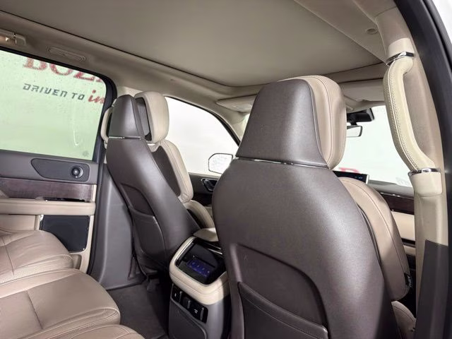 2024 White Metallic Lincoln Navigator L Reserve 4X4 SUV