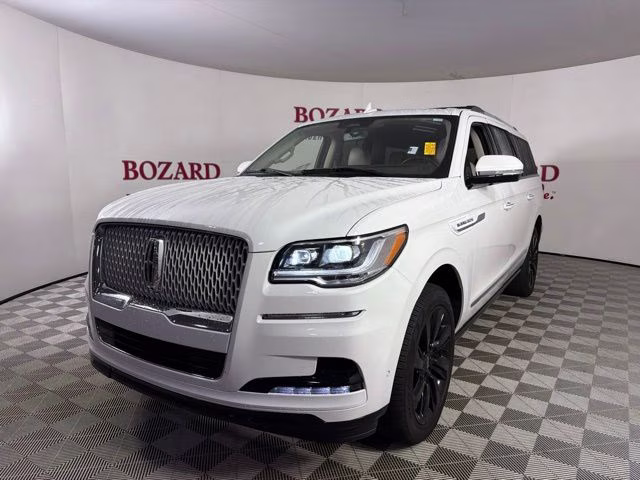 2024 White Metallic Lincoln Navigator L Reserve 4X4 SUV