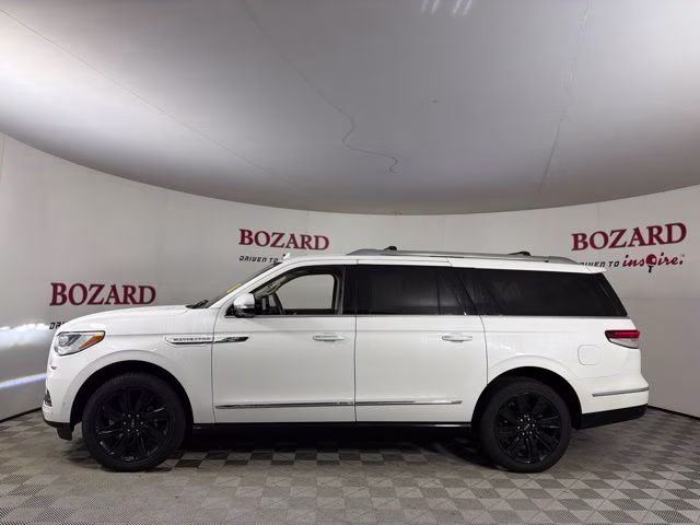 2024 White Metallic Lincoln Navigator L Reserve 4X4 SUV