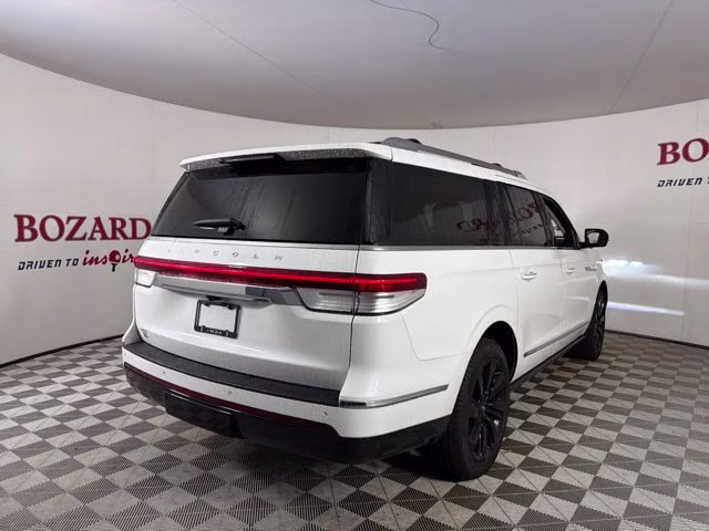 2024 White Metallic Lincoln Navigator L Reserve 4X4 SUV