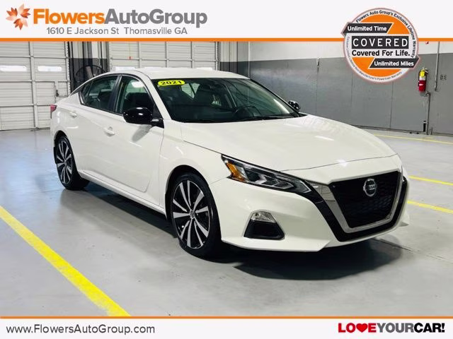 2021 Pearl White Tricoat Nissan Altima 2.5 SR Sedan