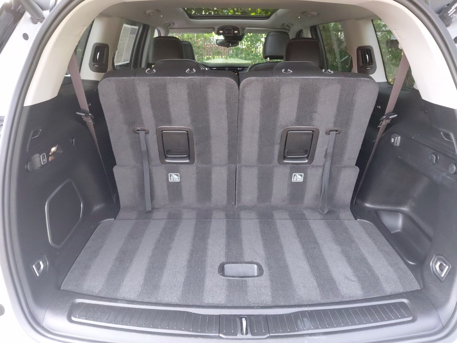 2021 Silver Zynith Jeep Grand Cherokee L Limited 4X4 SUV