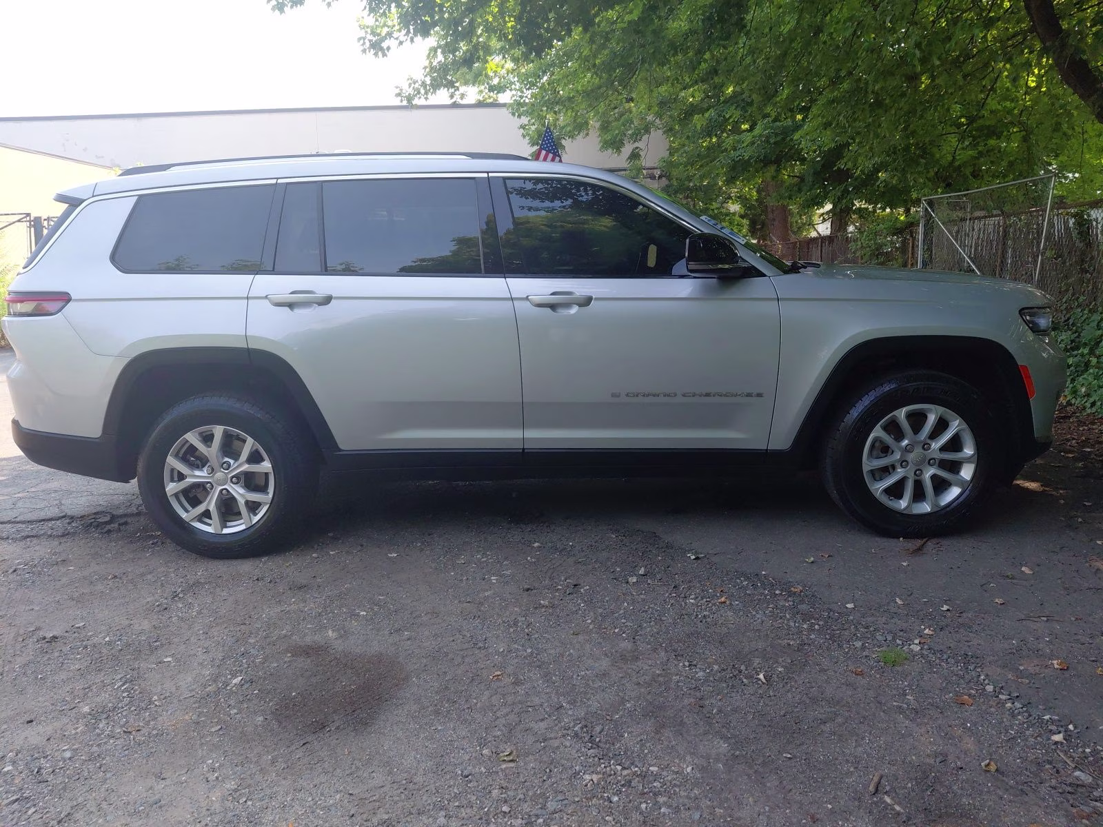 2021 Silver Zynith Jeep Grand Cherokee L Limited 4X4 SUV