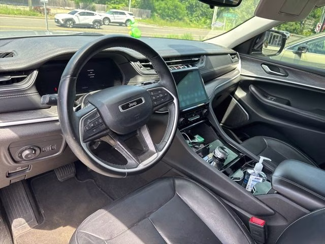 2021 Silver Zynith Jeep Grand Cherokee L Limited 4X4 SUV