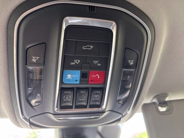 2021 Silver Zynith Jeep Grand Cherokee L Limited 4X4 SUV