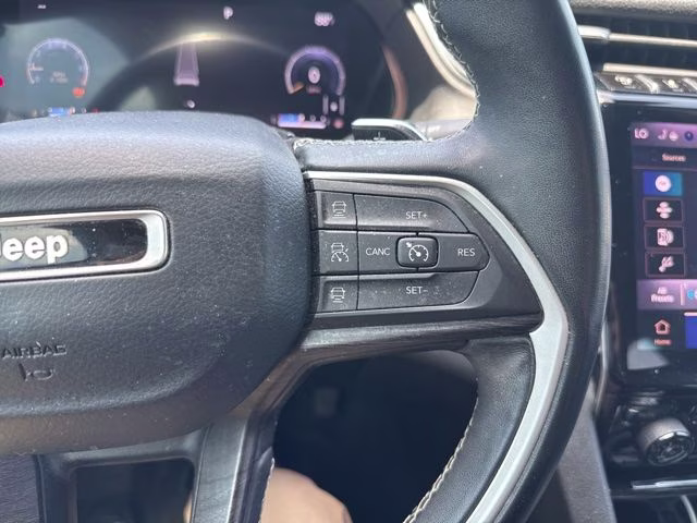 2021 Silver Zynith Jeep Grand Cherokee L Limited 4X4 SUV