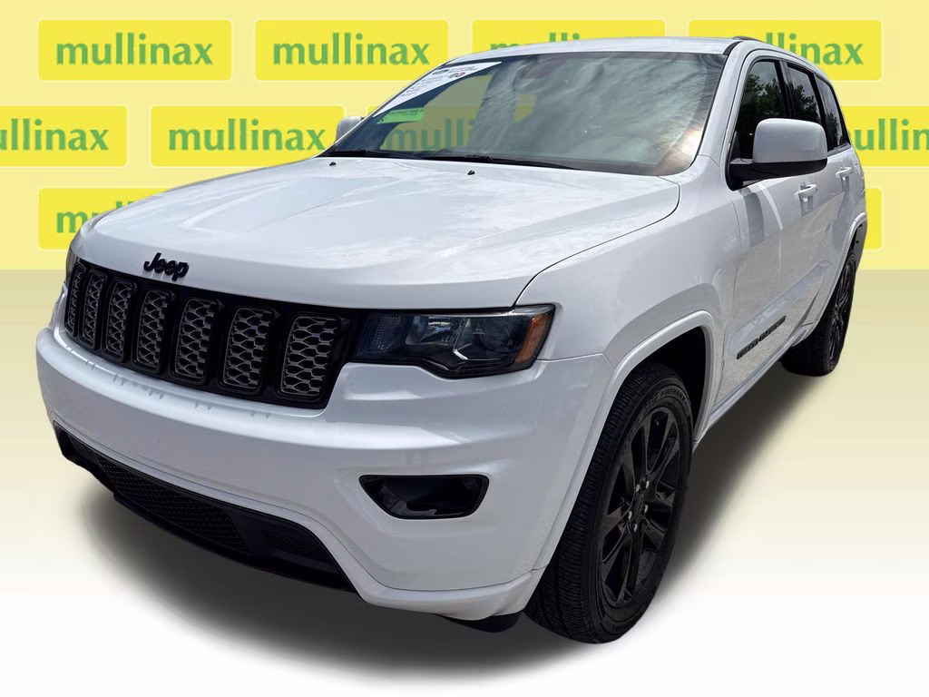 2021 Bright White Clearcoat Jeep Grand Cherokee Laredo X RWD SUV
