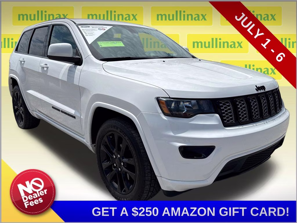 2021 Bright White Clearcoat Jeep Grand Cherokee Laredo X RWD SUV