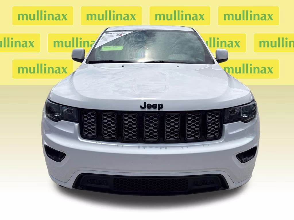 2021 Bright White Clearcoat Jeep Grand Cherokee Laredo X RWD SUV
