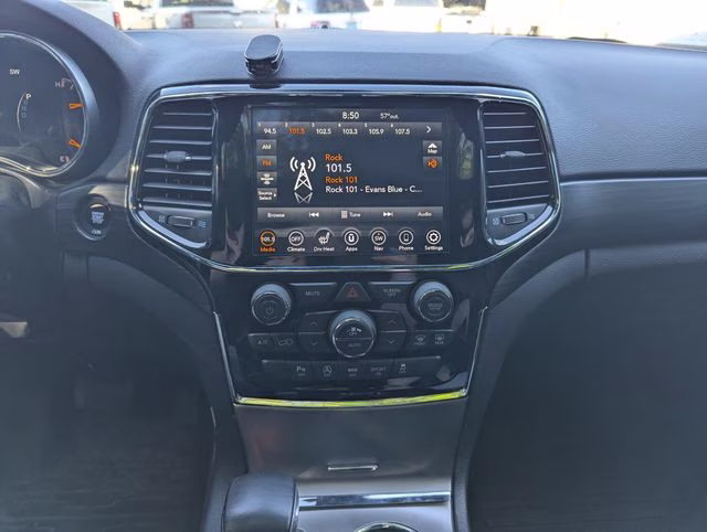2021 Diamond Black Crystal Pearlcoat Jeep Grand Cherokee Laredo X 4X4 SUV