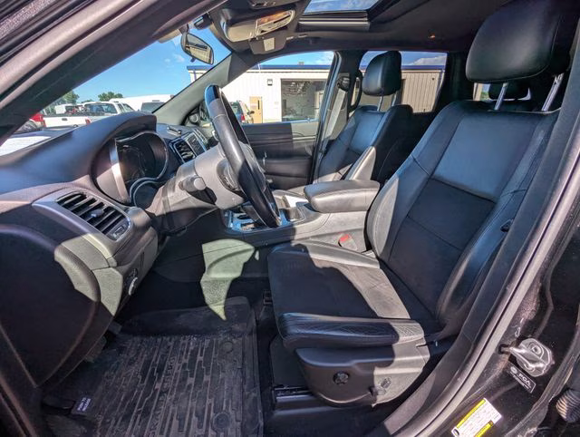 2021 Diamond Black Crystal Pearlcoat Jeep Grand Cherokee Laredo X 4X4 SUV