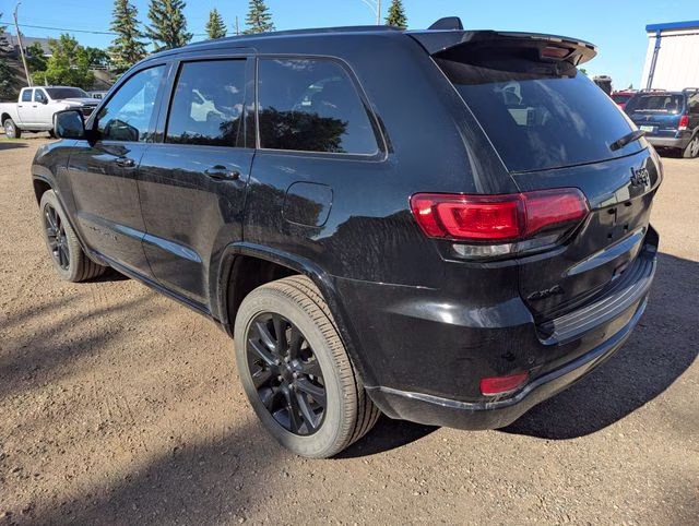 2021 Diamond Black Crystal Pearlcoat Jeep Grand Cherokee Laredo X 4X4 SUV