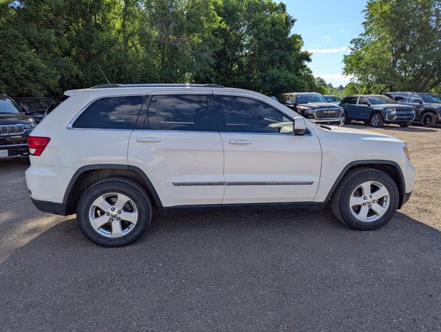 2011 Stone White Clearcoat Jeep Grand Cherokee Laredo 4X4 SUV