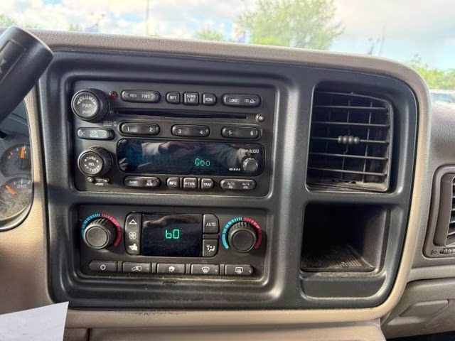 2004 Dark Green Metallic Chevrolet Suburban 1500 Z71 4X4 SUV