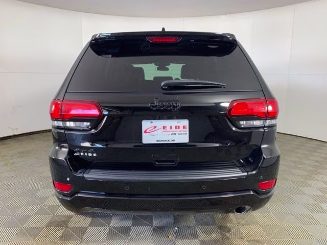 2021 Diamond Black Crystal Pearlcoat Jeep Grand Cherokee Laredo X 4X4 SUV