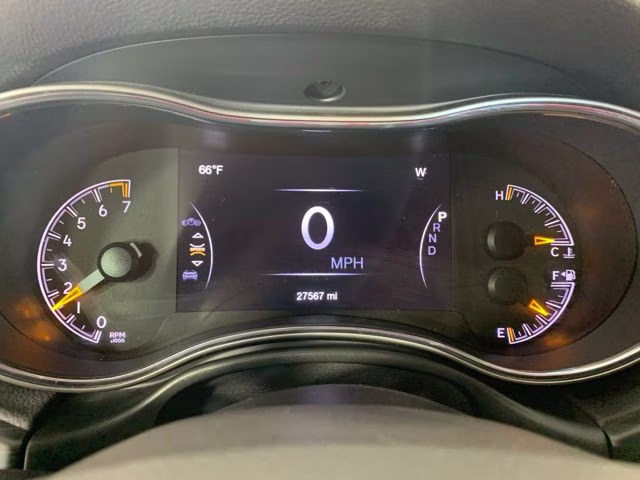 2021 Diamond Black Crystal Pearlcoat Jeep Grand Cherokee Laredo X 4X4 SUV