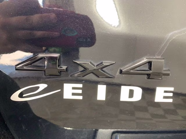 2021 Diamond Black Crystal Pearlcoat Jeep Grand Cherokee Laredo X 4X4 SUV